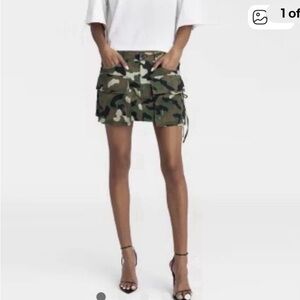 Chic Camouflage Mini Skirt runs big size 28